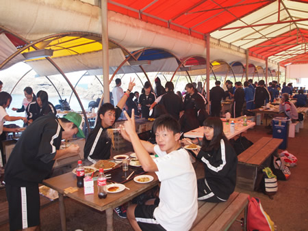 越前松島水族館バーベキューの様子